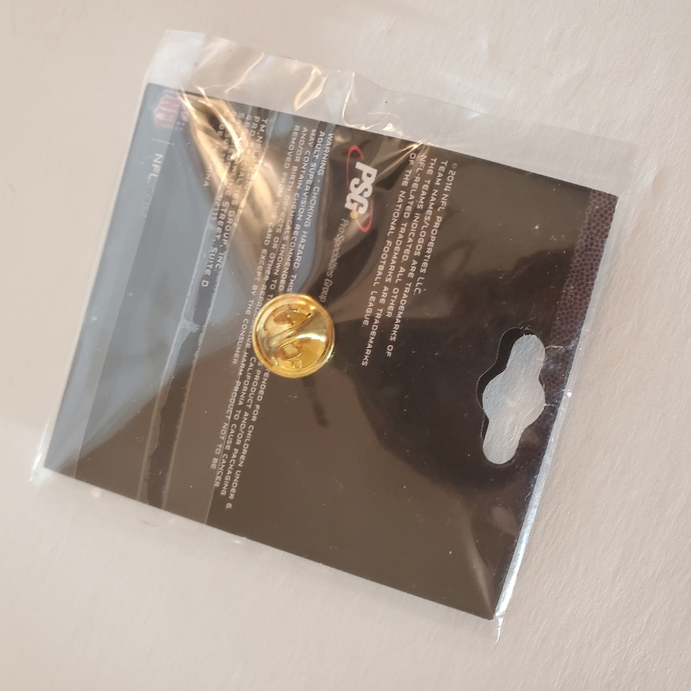 Nfl browns lapel pi - Picture 2 of 2